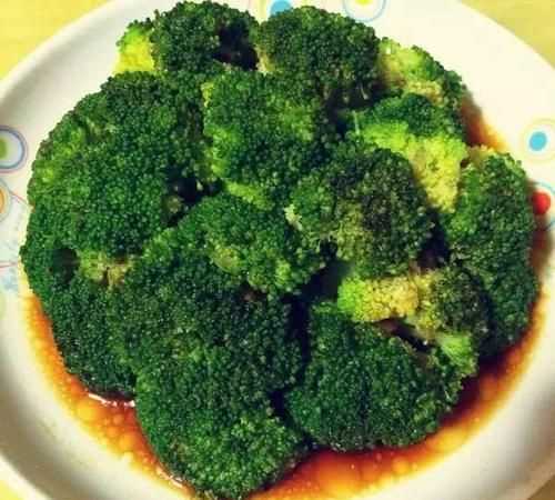 西蘭花可以蒸著(zhù)吃嗎,西蘭花可以蒸著(zhù)吃