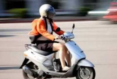 機(jī)車(chē)什么意思，如果說(shuō)有個(gè)人說(shuō)你很機(jī)車(chē)是什么意思??？圖1