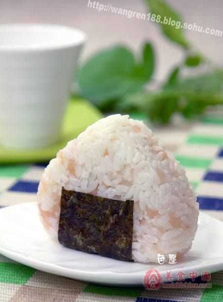 三角飯團(tuán)怎么加熱,飯團(tuán)外面的紙可以加熱嗎圖2