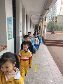 安全知識(shí)上樓梯靠右行