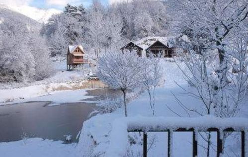 有關(guān)雪覆蓋大地的古詩(shī)句