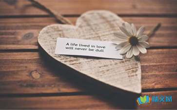 描寫(xiě)青春愛(ài)情的散文隨筆