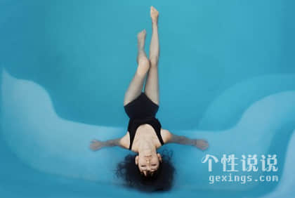 52句霸氣說說經(jīng)典語錄：別和我說對不起，我既不能原諒你也無法捅死你
