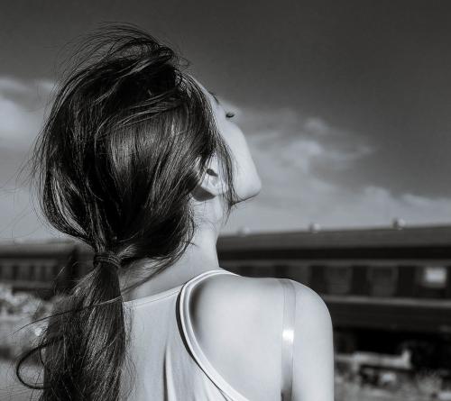 火爆朋友圈的經典感悟：哪里會有人喜歡孤獨，不過是不喜歡失望