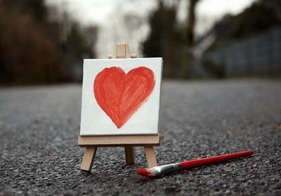 致自己的說說傷感句子短語 不值得再去為誰變成面目全非